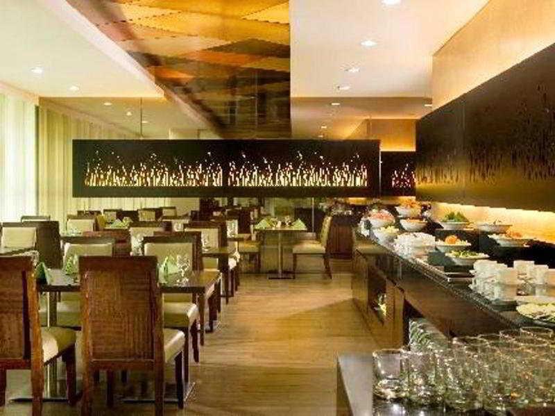 Hotel Santika Bsd City-Serpong Buitenkant foto