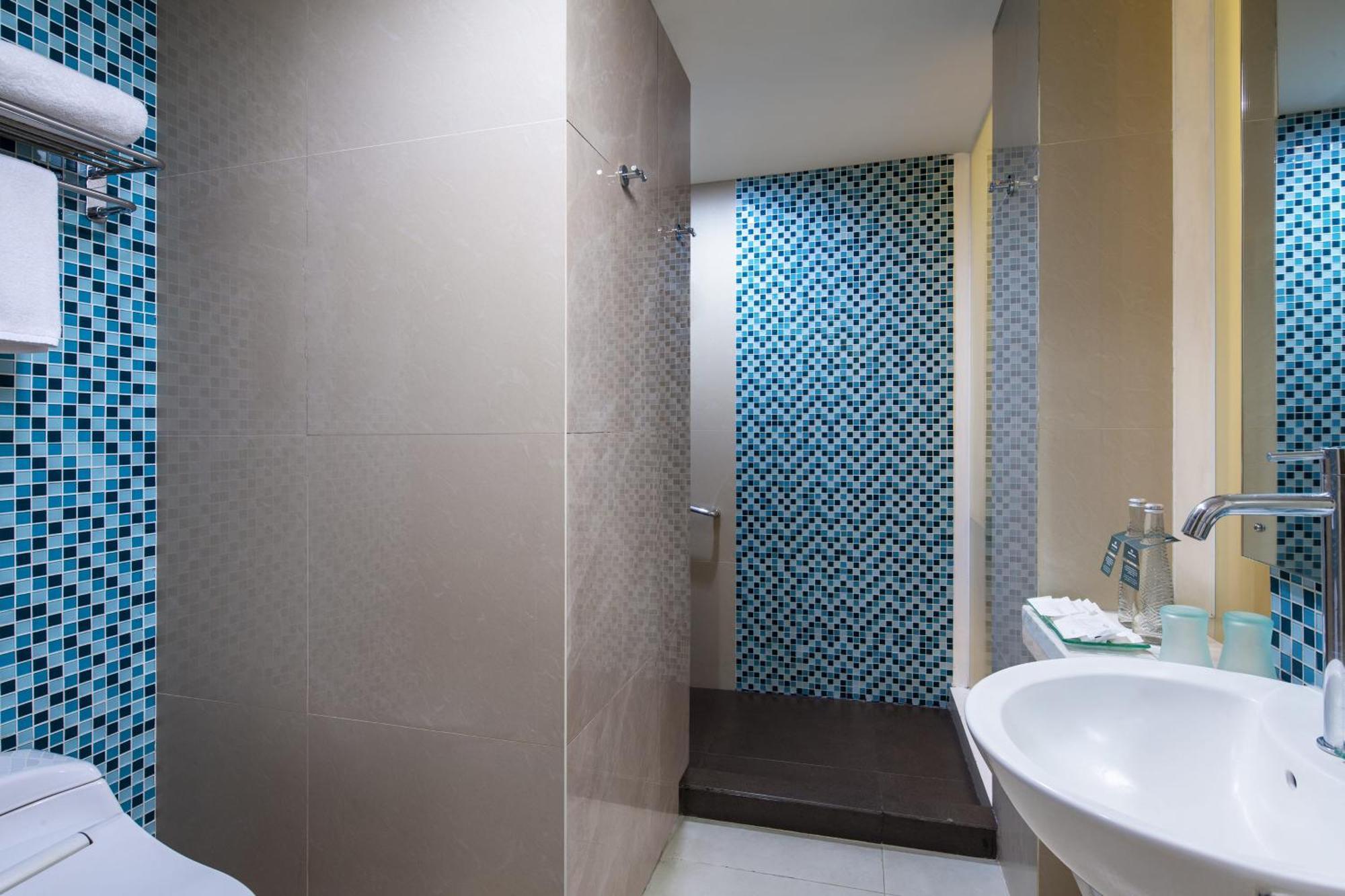 Hotel Santika Bsd City-Serpong Buitenkant foto