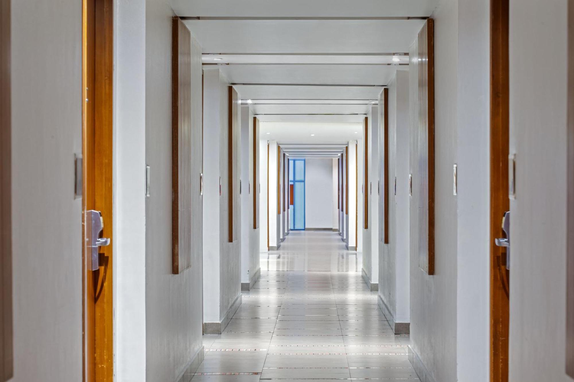 Hotel Santika Bsd City-Serpong Buitenkant foto