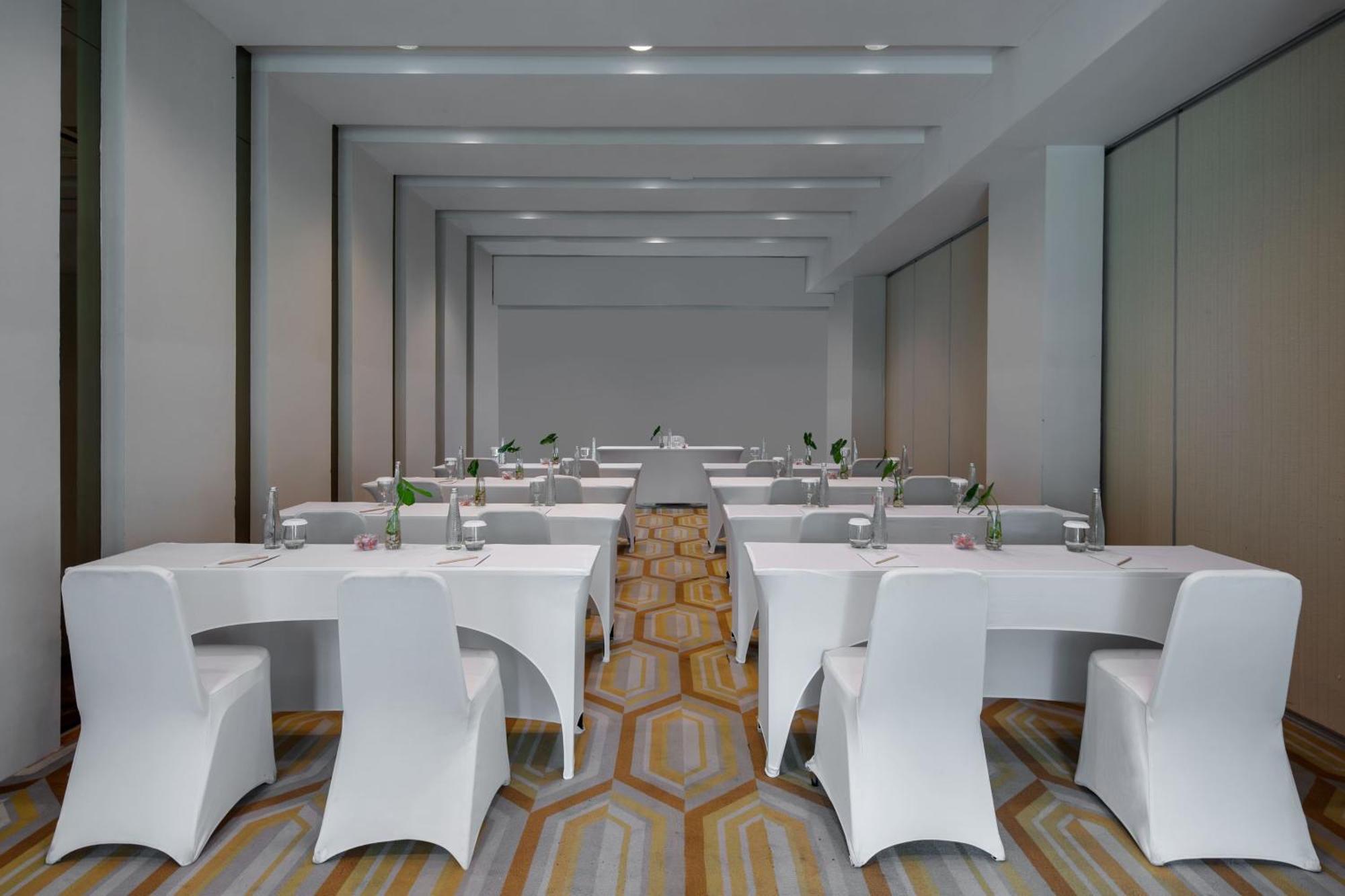 Hotel Santika Bsd City-Serpong Buitenkant foto