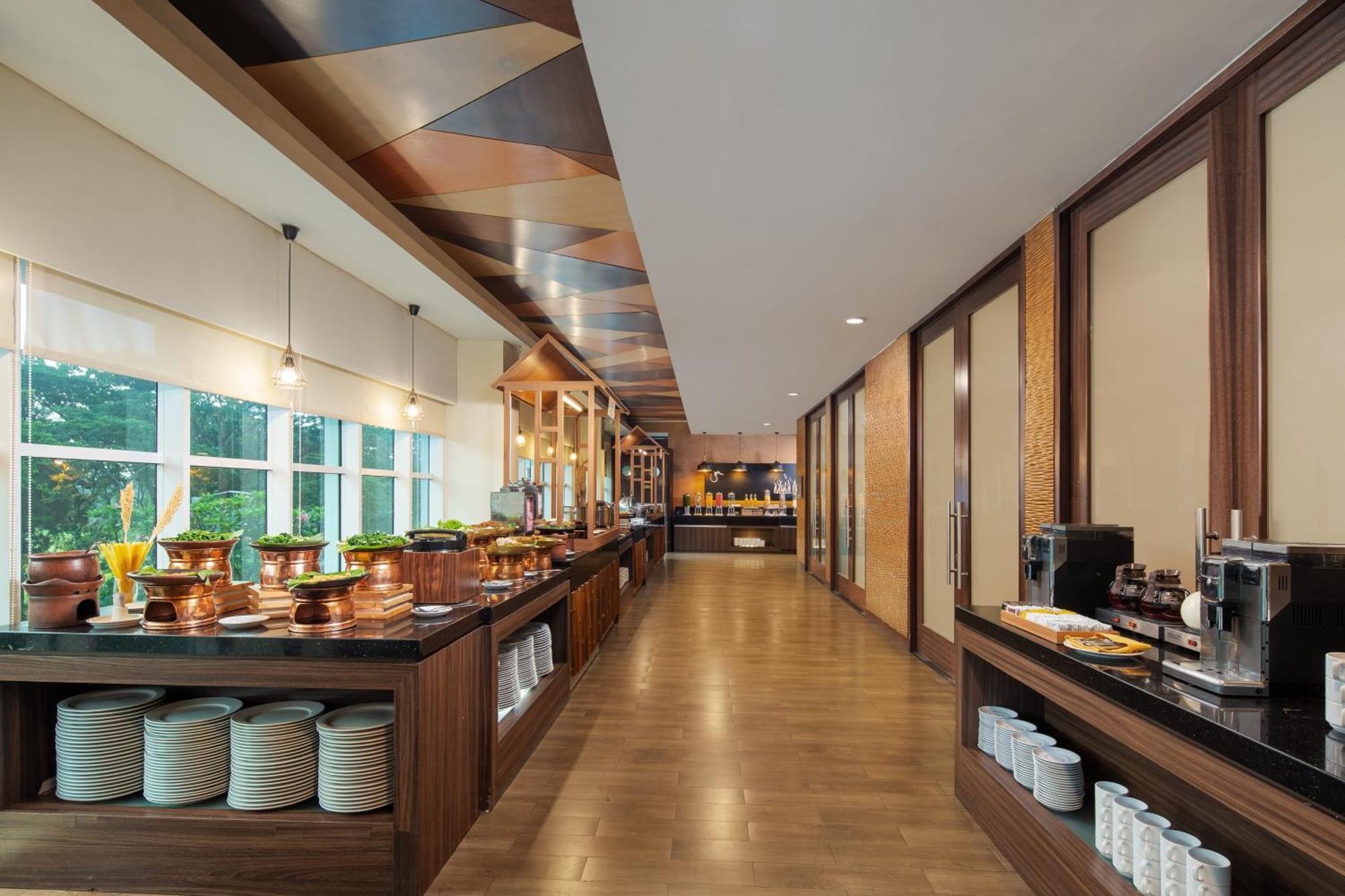 Hotel Santika Bsd City-Serpong Buitenkant foto
