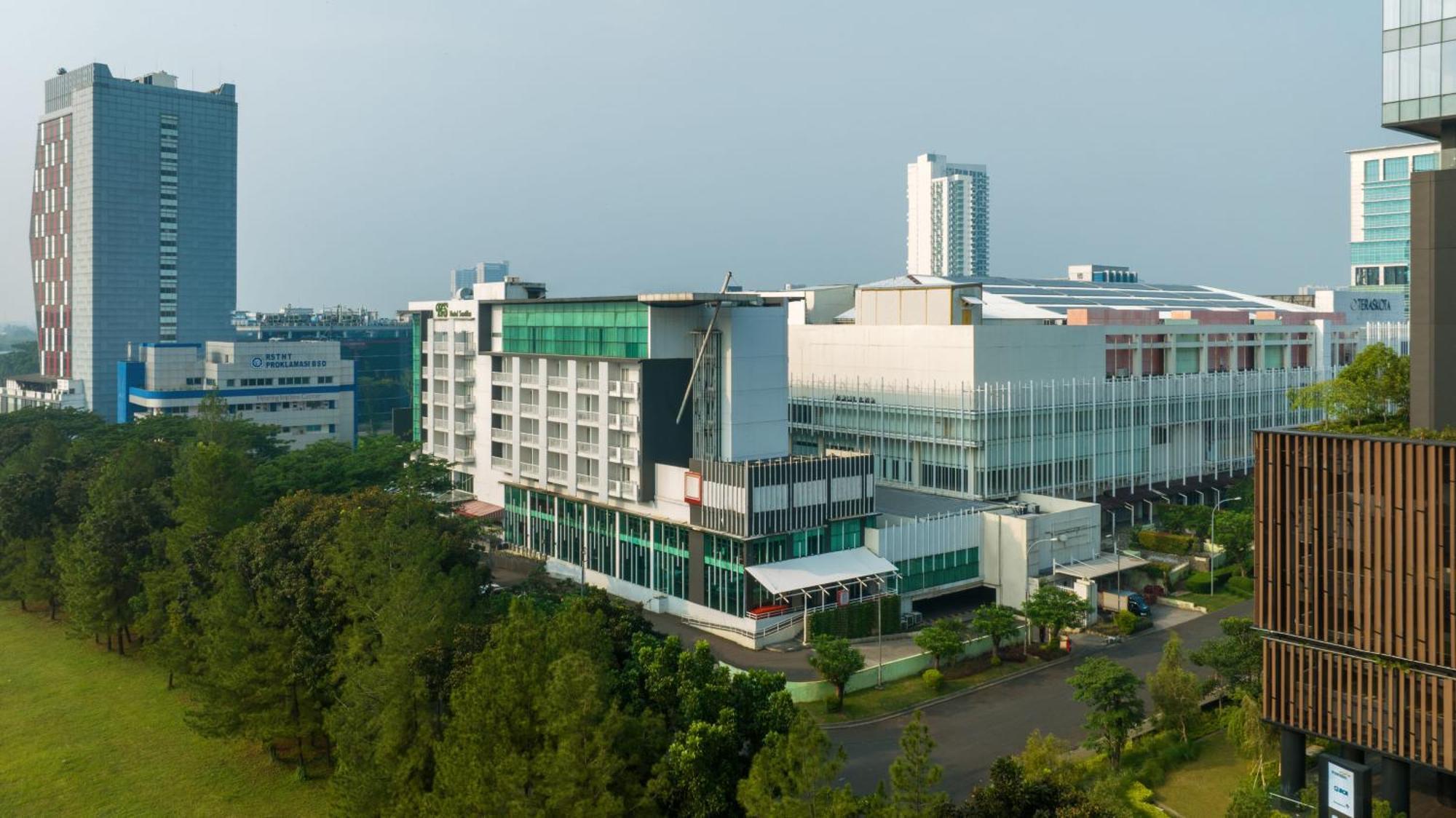 Hotel Santika Bsd City-Serpong Buitenkant foto