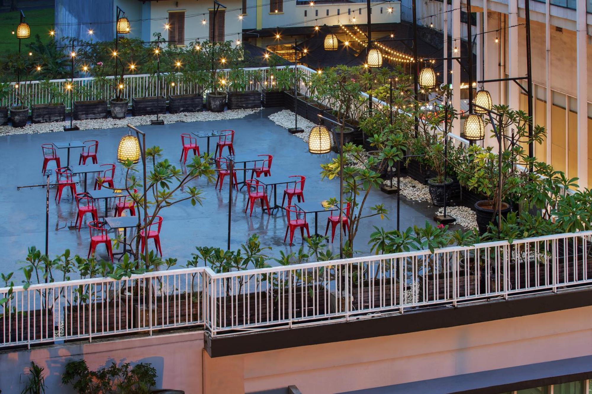Hotel Santika Bsd City-Serpong Buitenkant foto